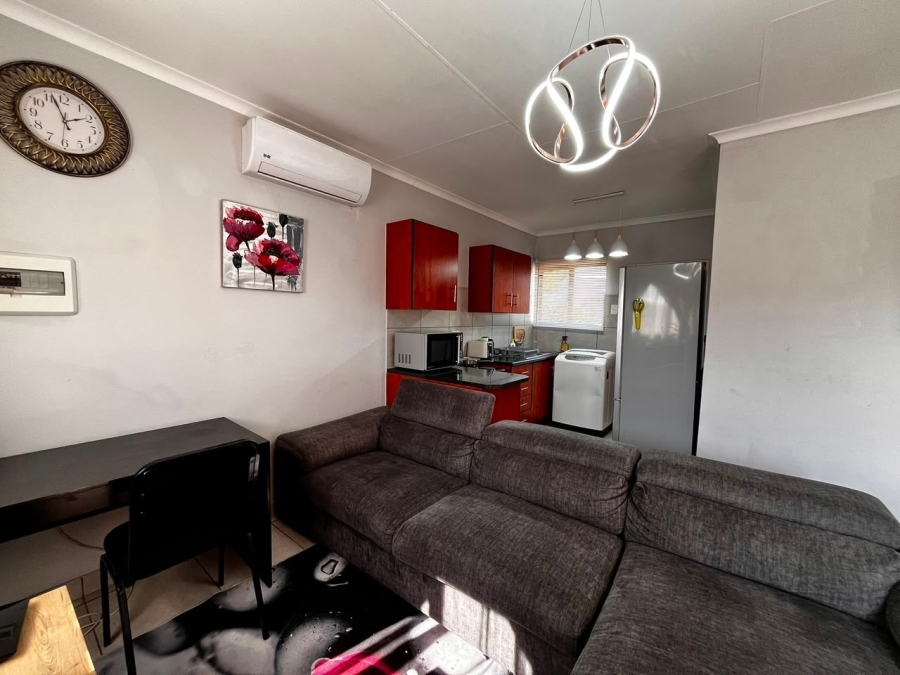 To Let 2 Bedroom Property for Rent in Waterval East North West
